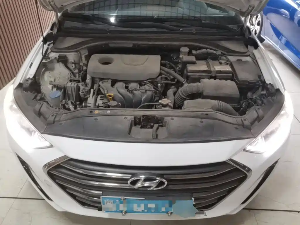 Hyundai Elantra — миниатюра 20