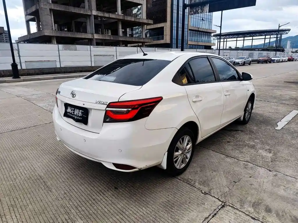 Toyota Vios — миниатюра 4