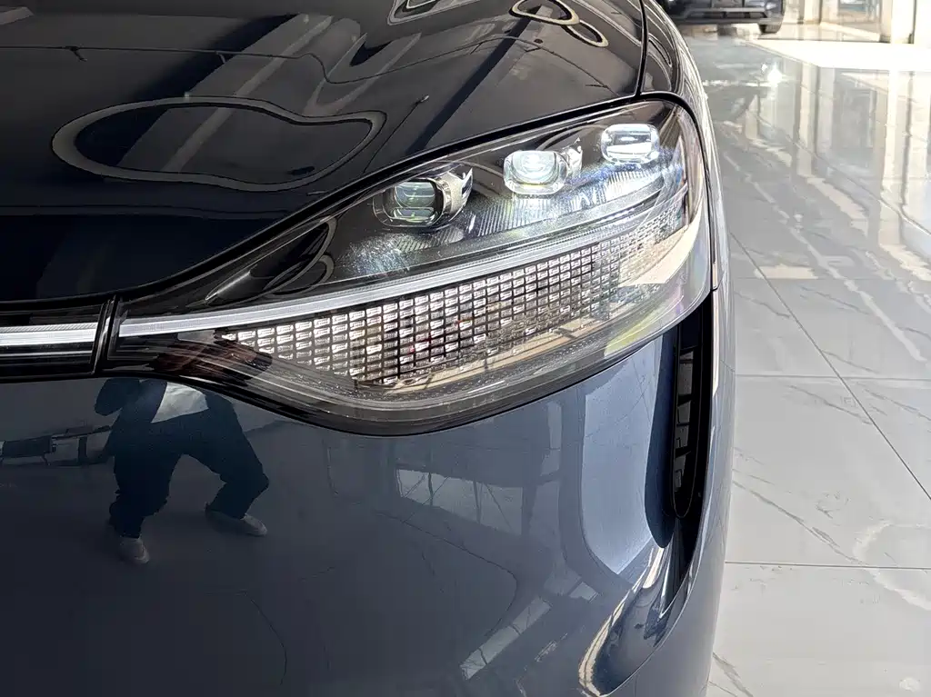 AITO ASK THE WORLD M9