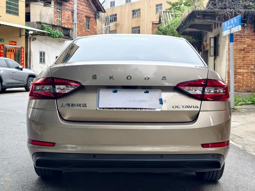 Skoda Octavia - фото 5