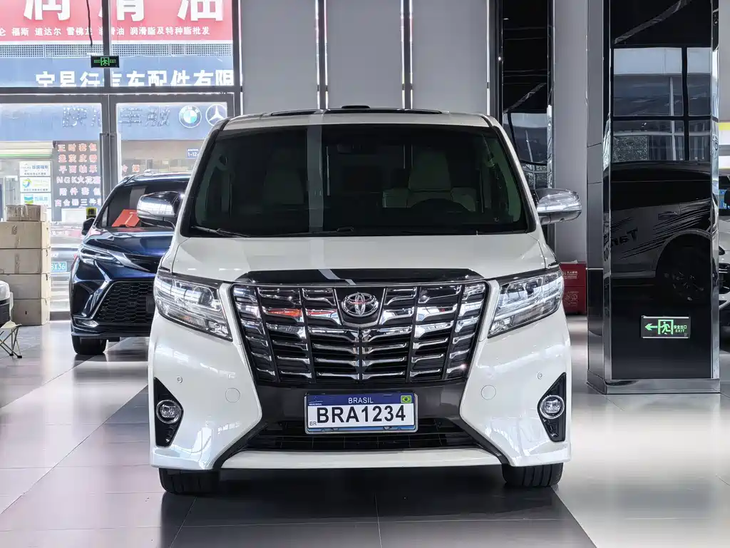 Toyota Alphard — миниатюра 2