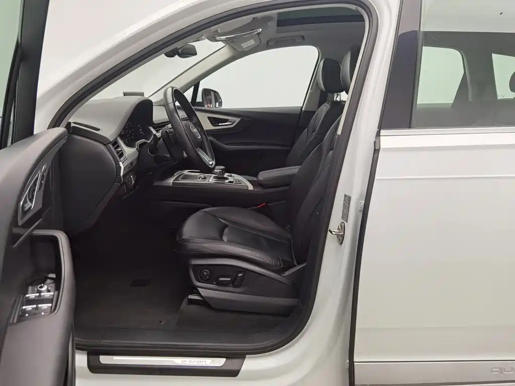 Audi Q7 New Energy — миниатюра 10