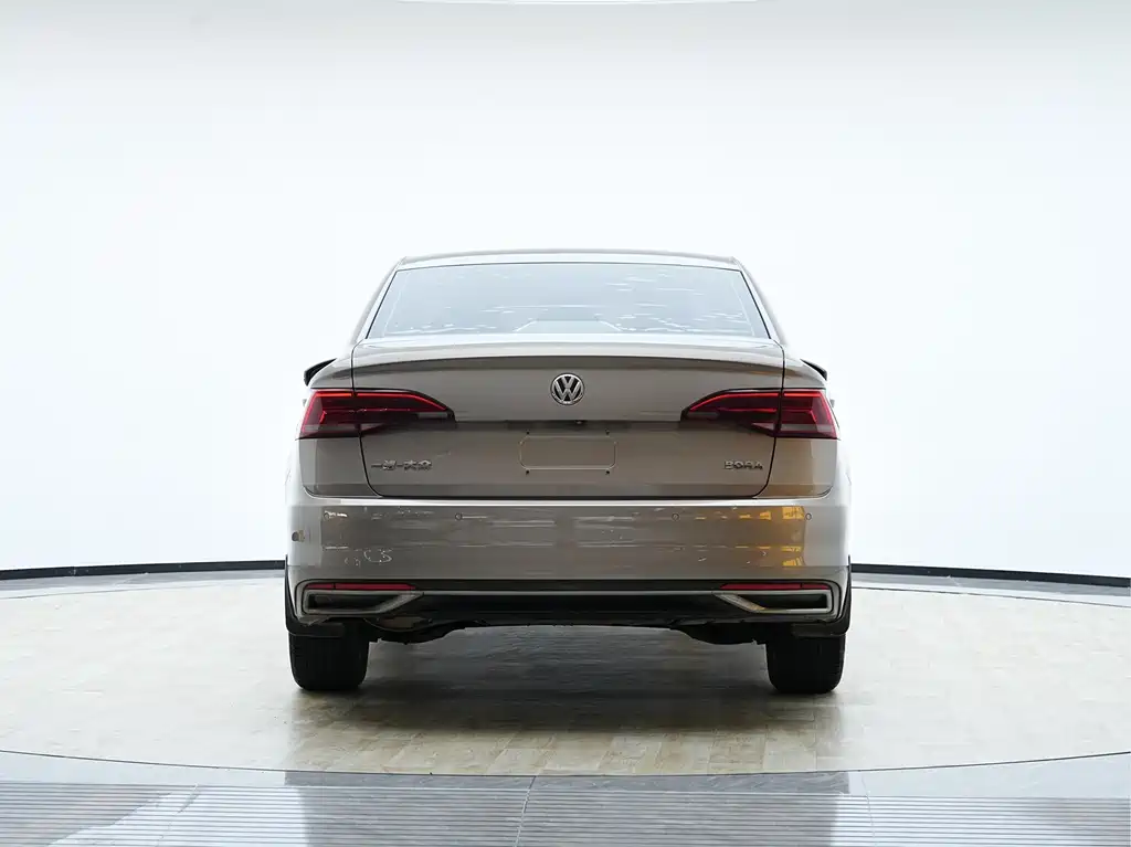 VOLKSWAGEN BORA