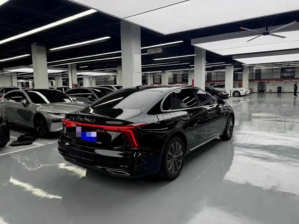 Hongqi Hongqi H5 — миниатюра 13