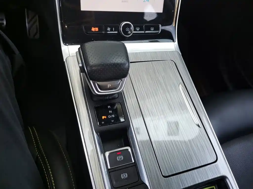Roewe RX5 — миниатюра 16