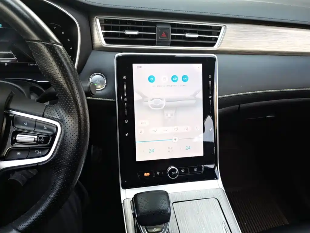 Roewe RX5 — миниатюра 15