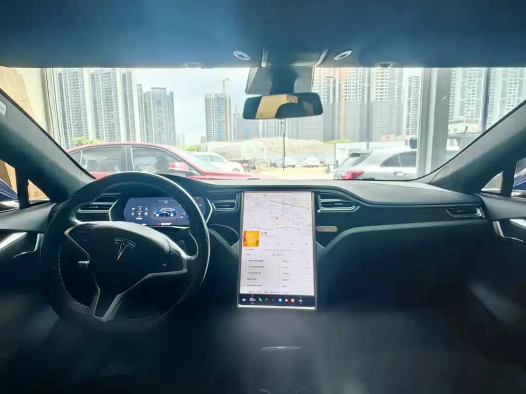 Tesla Model S — миниатюра 5