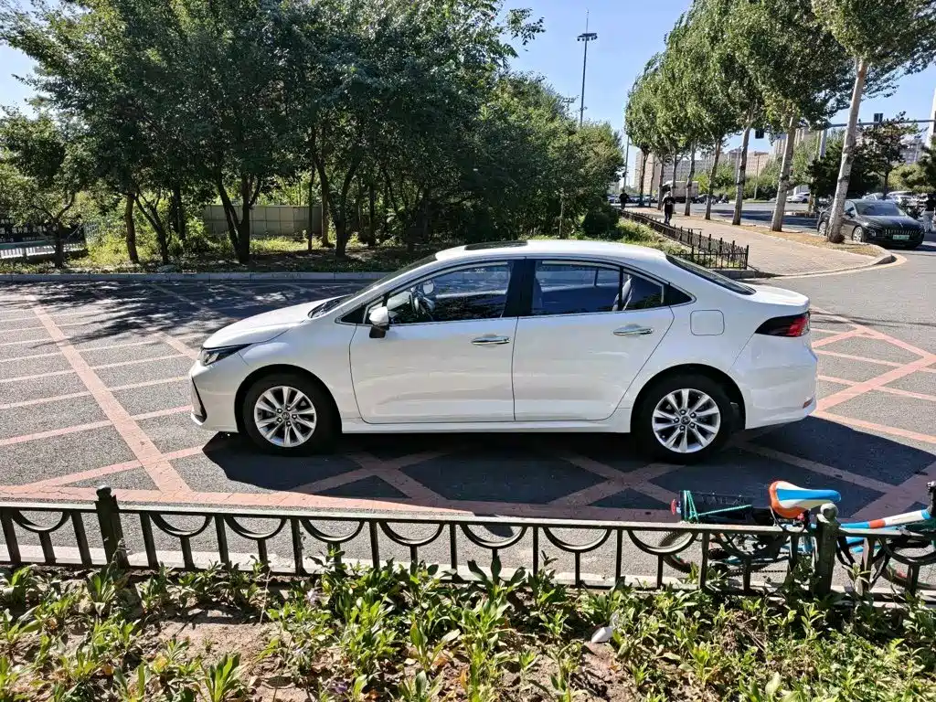 Toyota Corolla — миниатюра 2