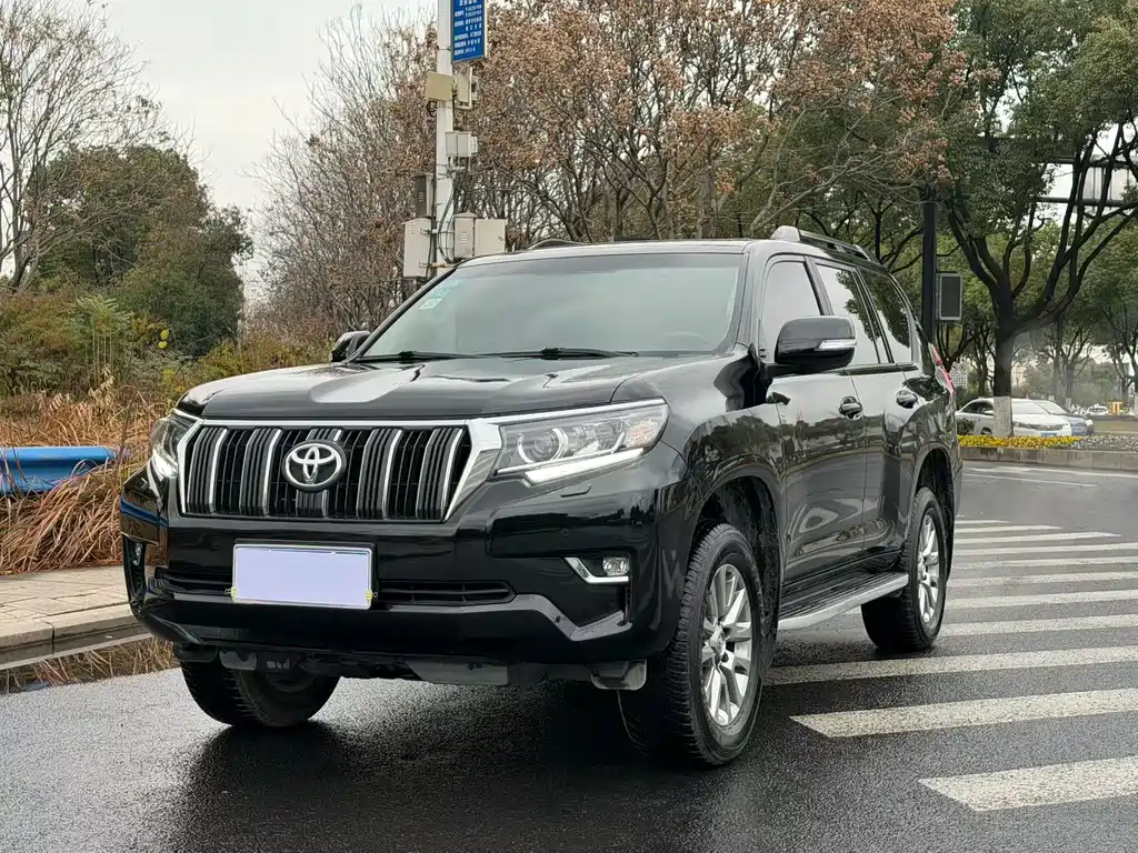 TOYOTA PRADO