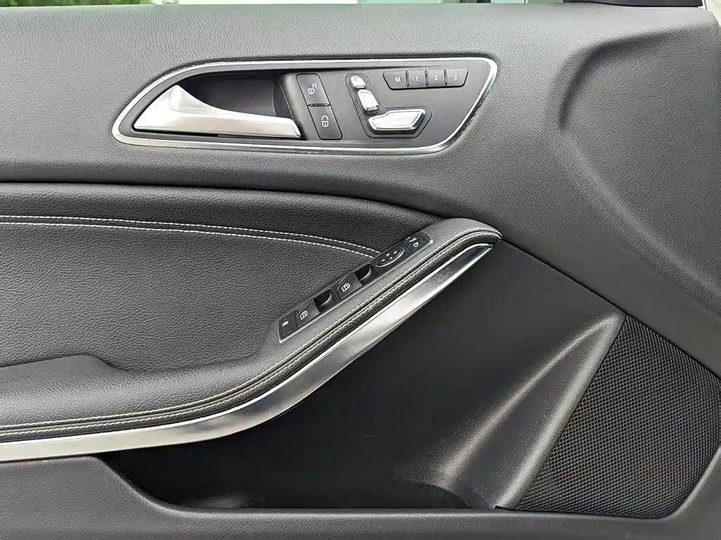 Mercedes-Benz GLA — миниатюра 21
