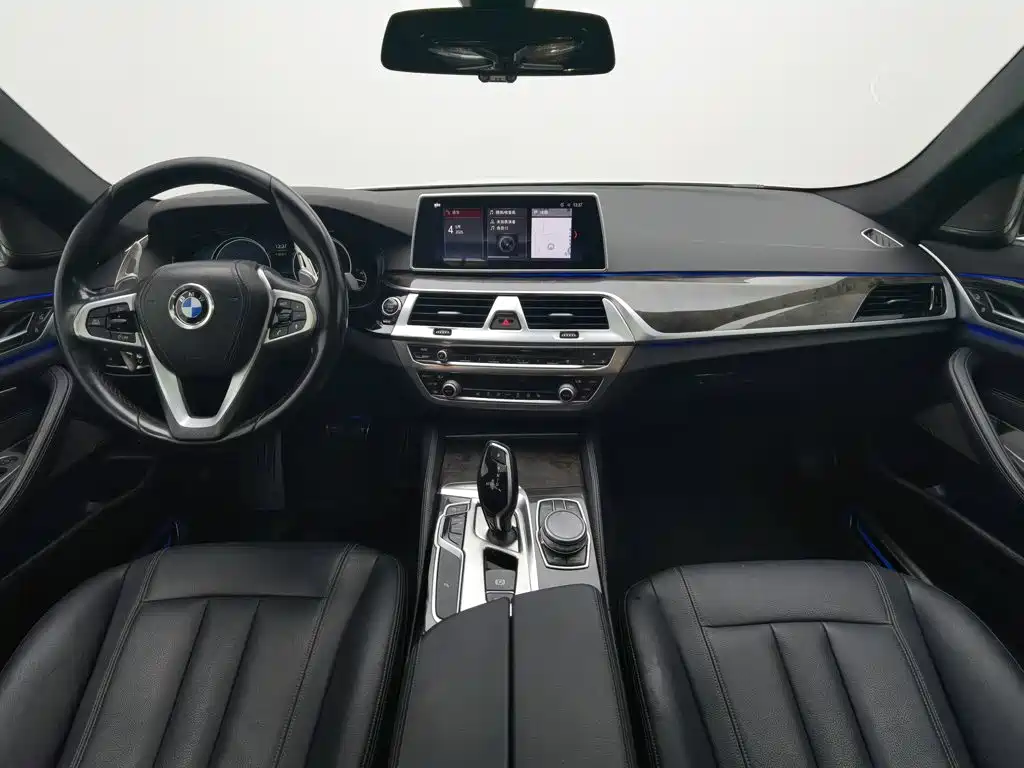 BMW 5 Series — миниатюра 5