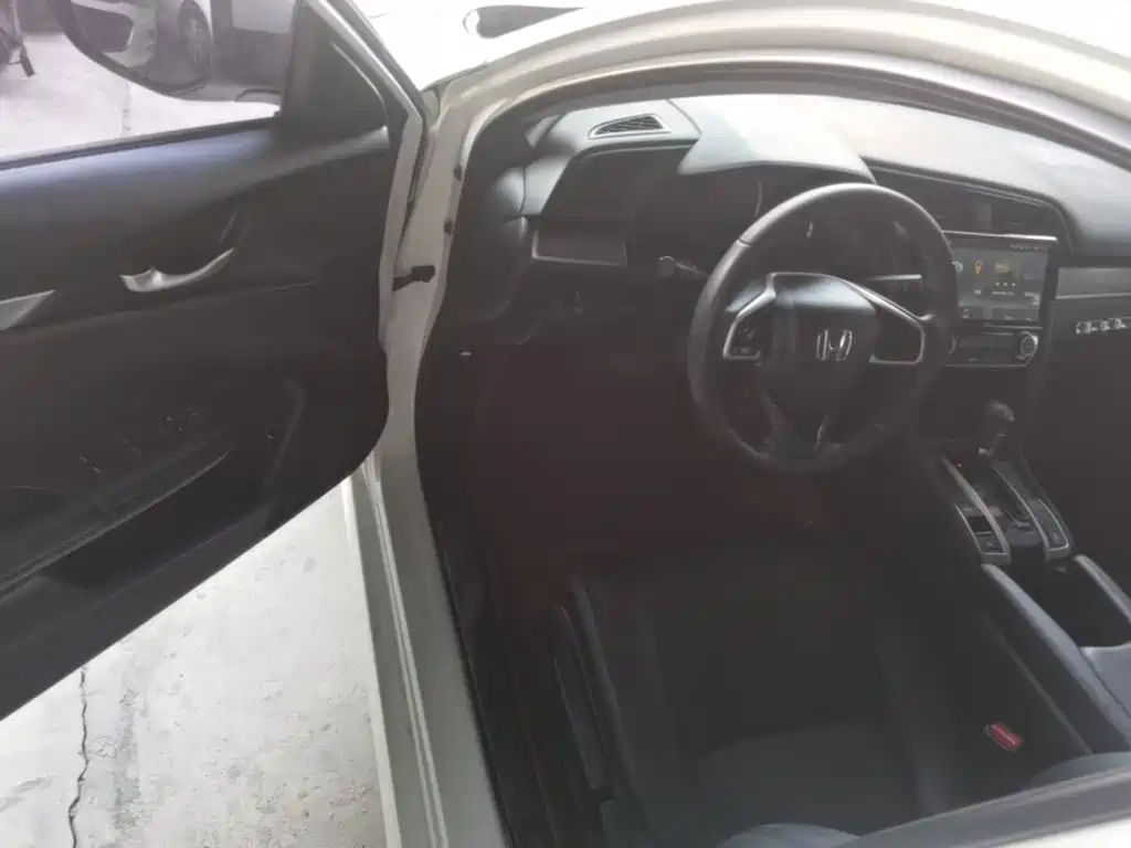 Honda Civic — миниатюра 16