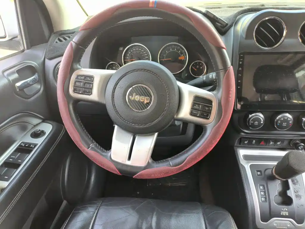 Jeep Compass (Import) — миниатюра 3