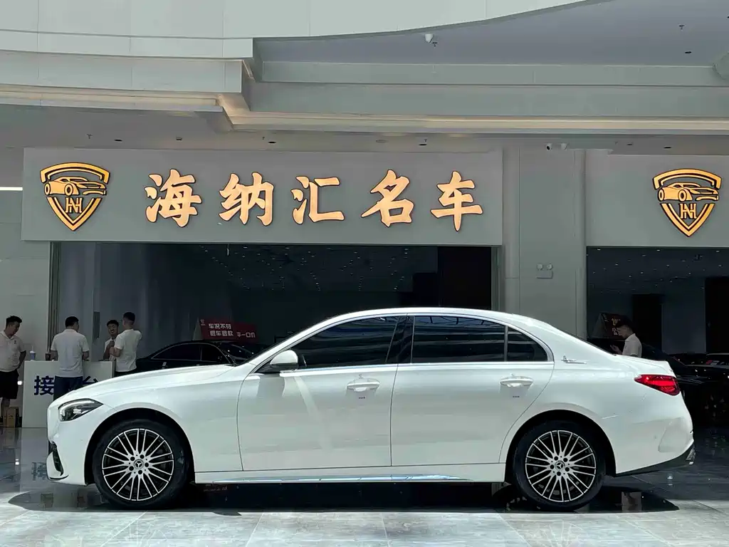 Mercedes-Benz C-Class — миниатюра 3