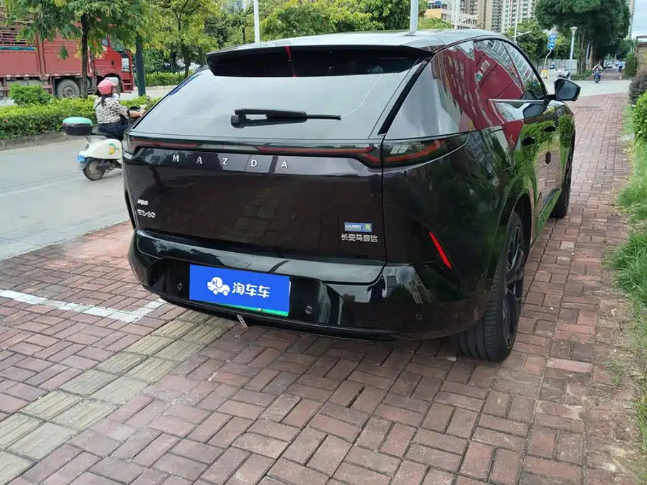 Mazda EZ-60 — миниатюра 3