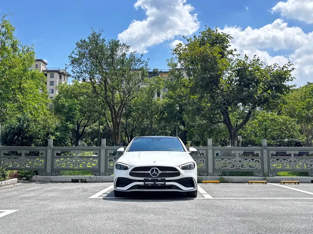 Mercedes-Benz C-Class — миниатюра 2