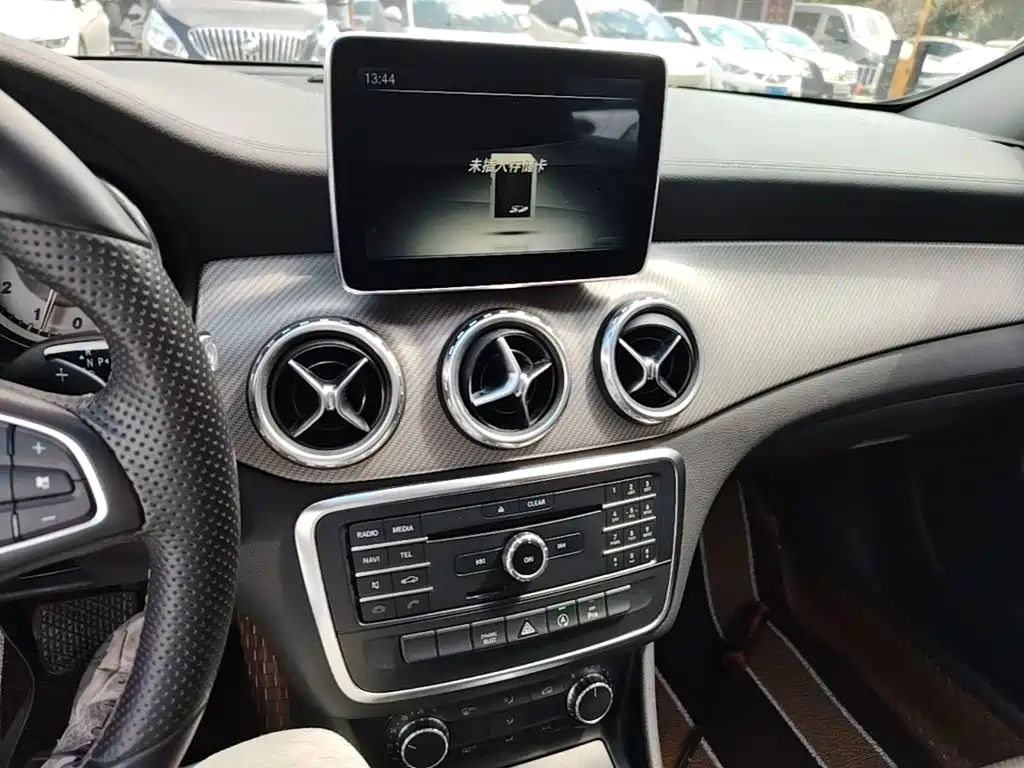 Mercedes-Benz GLA — миниатюра 13