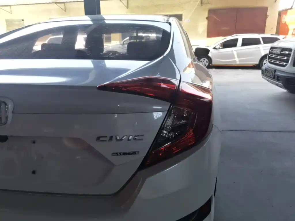 Honda Civic — миниатюра 8