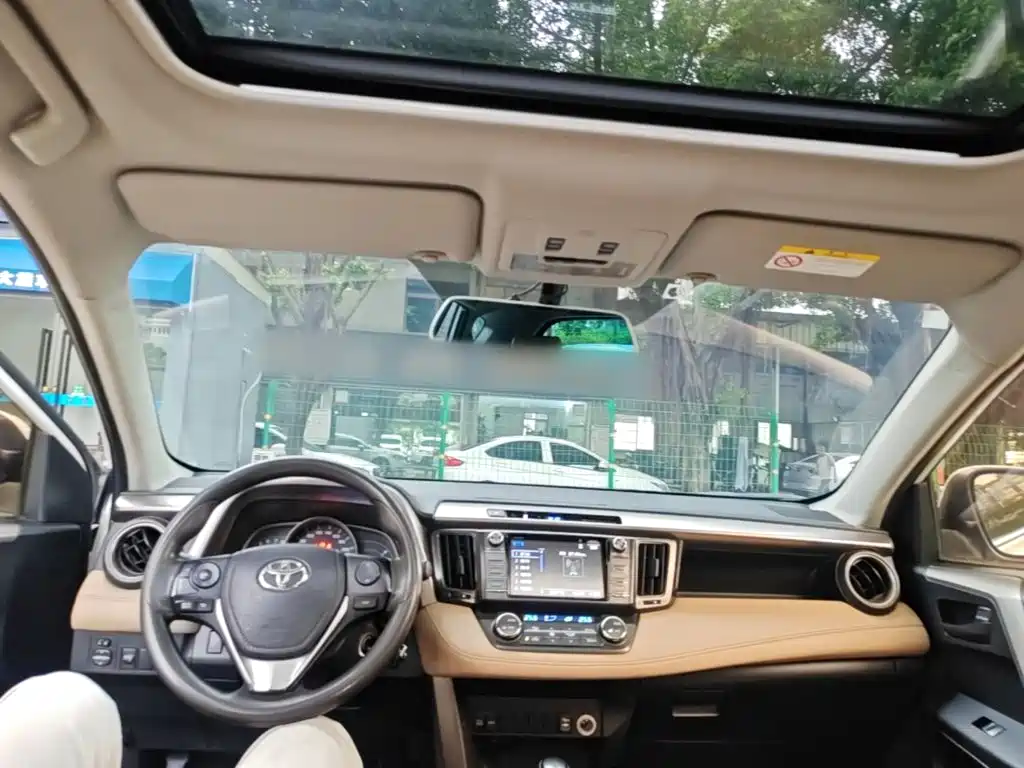 Toyota RAV4 — миниатюра 18
