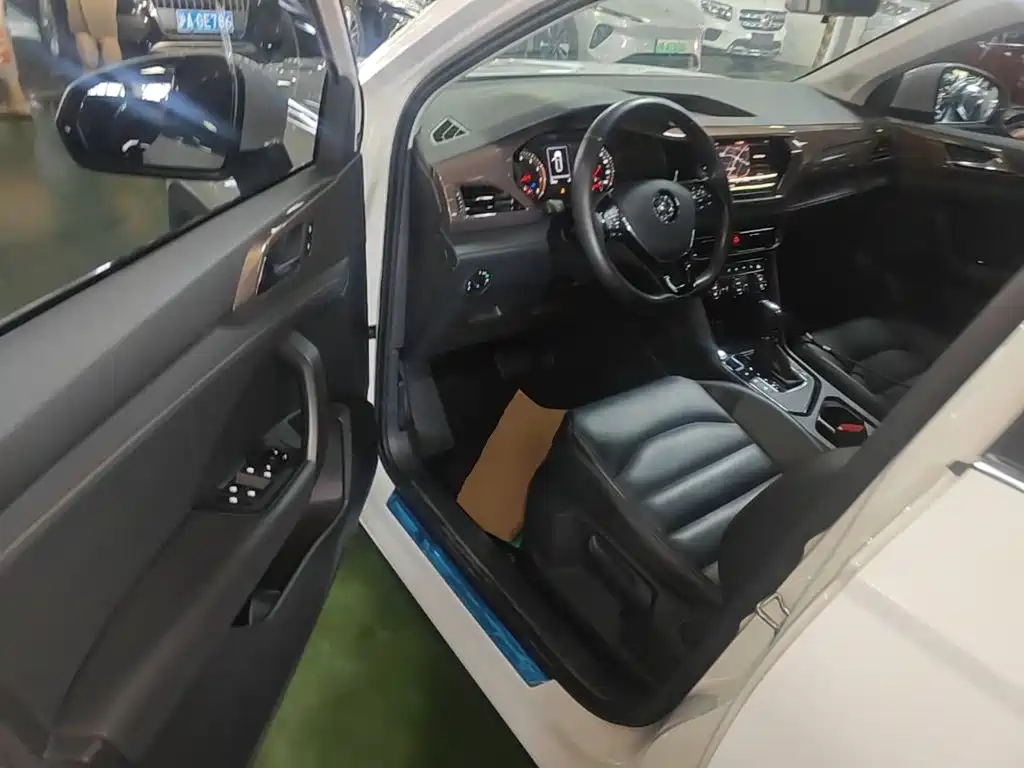 Volkswagen Tharu — миниатюра 16