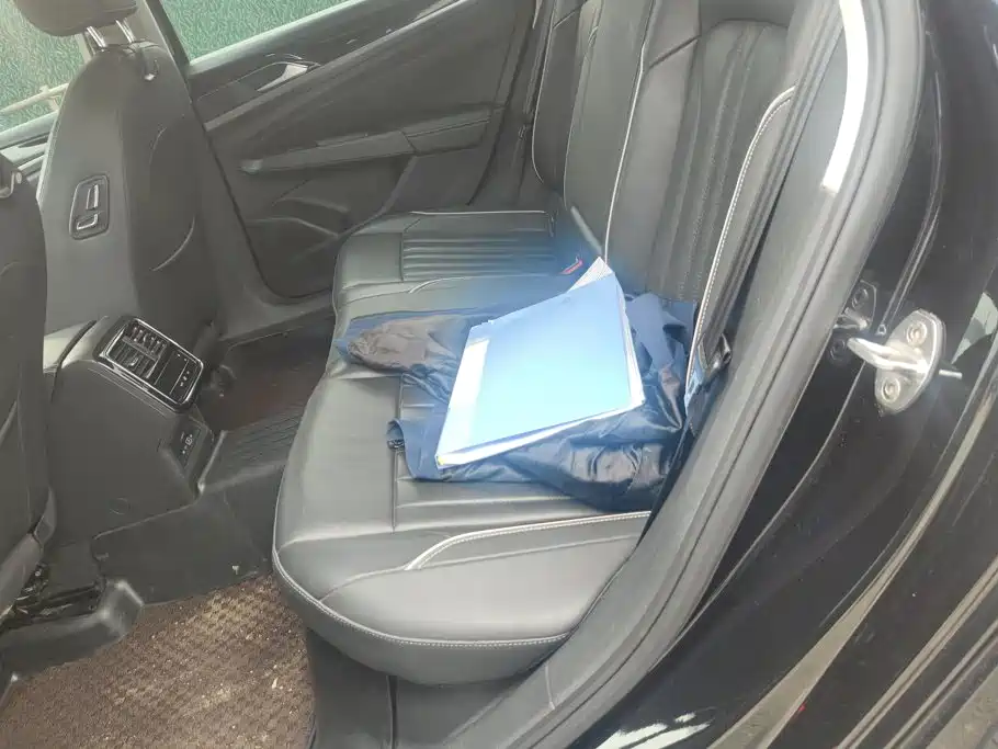 Volkswagen Passat — миниатюра 11