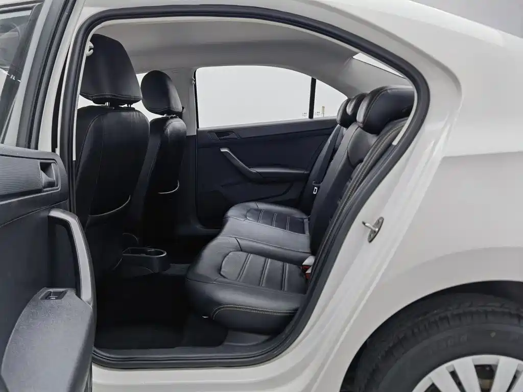 Volkswagen Santana — миниатюра 15