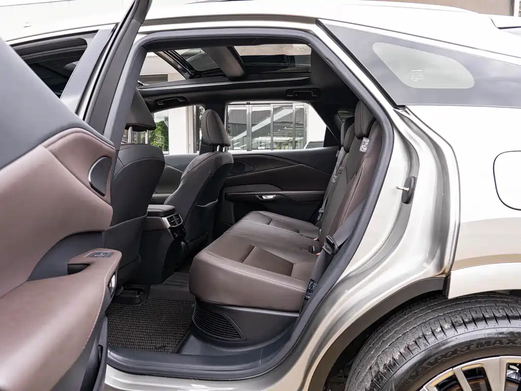 Lexus RX — миниатюра 10