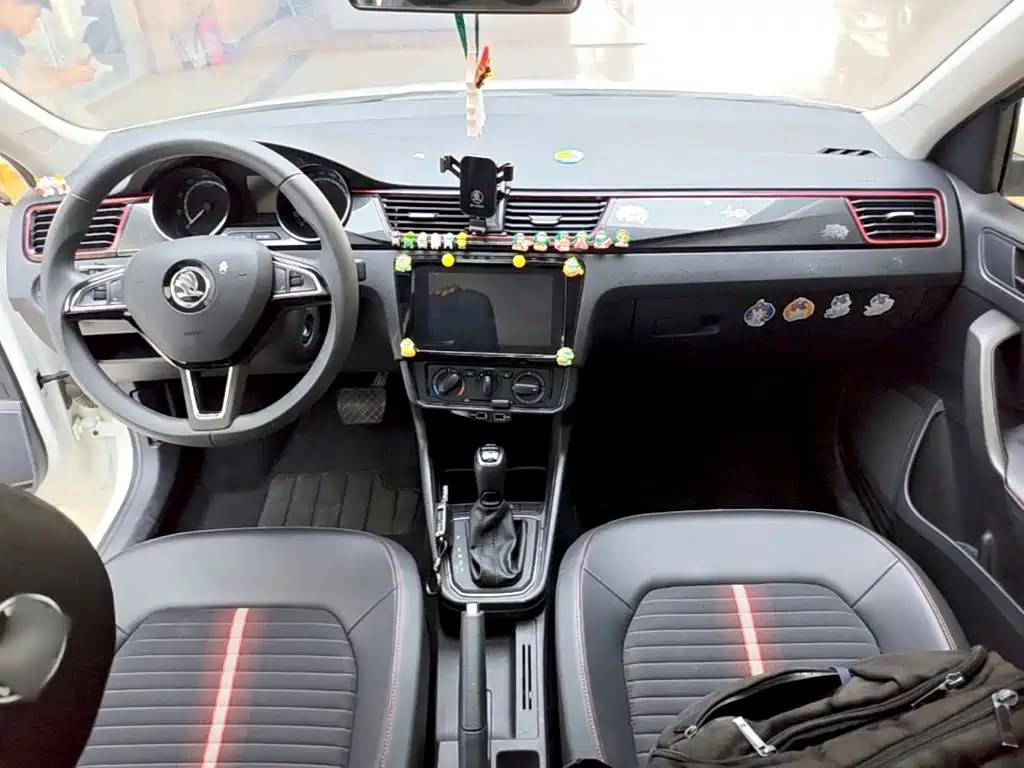 Skoda Rapid Spaceback — миниатюра 10
