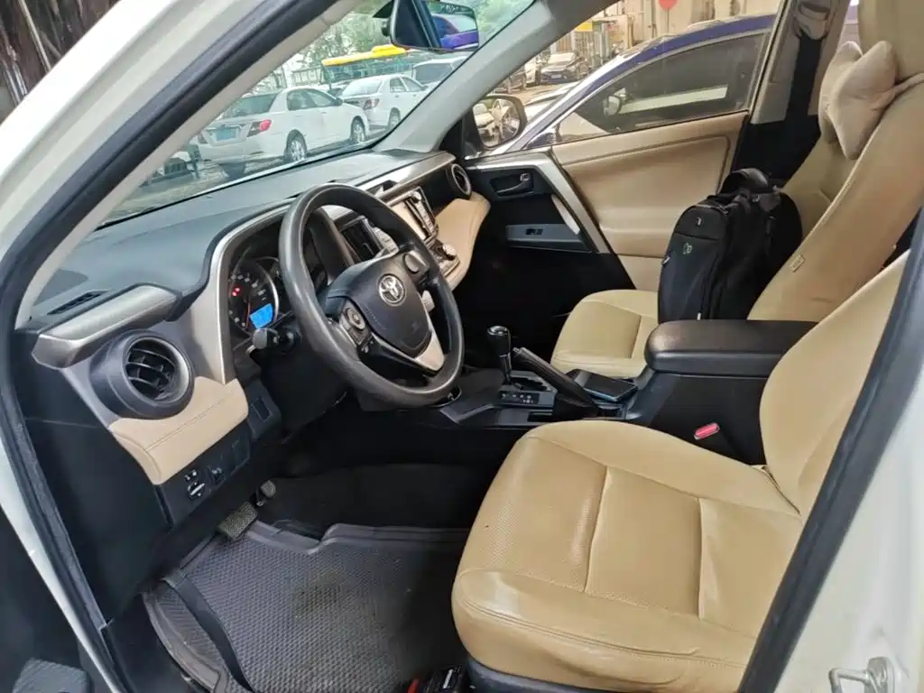 Toyota RAV4 — миниатюра 15