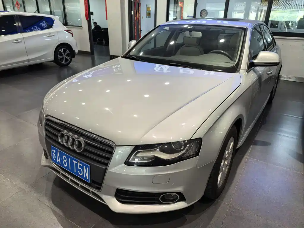 Audi A4L 2012