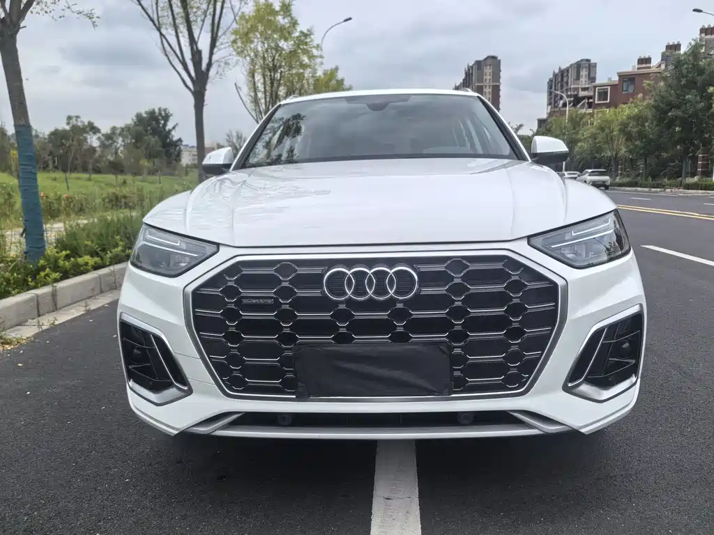 Audi Q5L — миниатюра 2