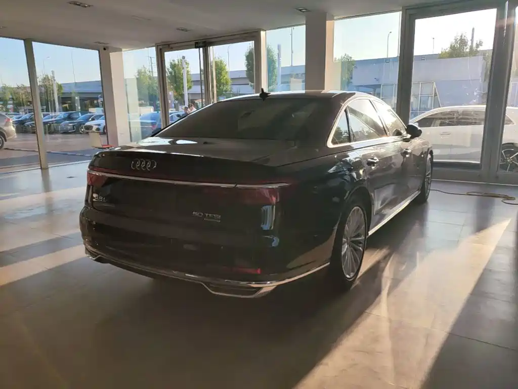 Audi A8 — миниатюра 7