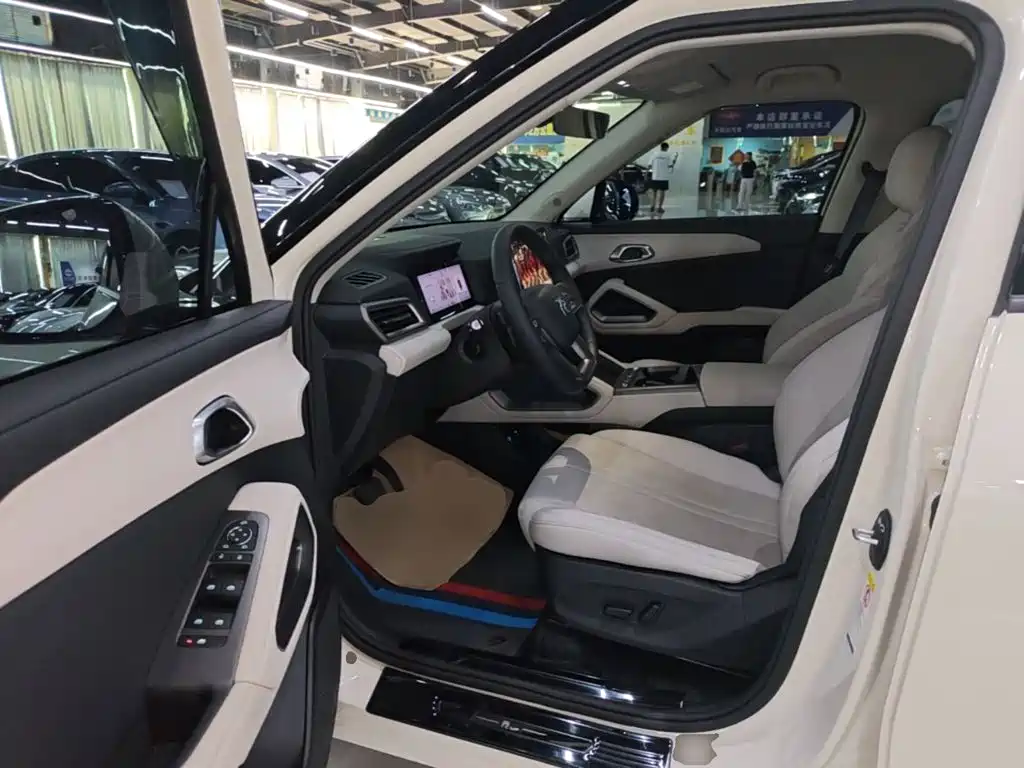 BYD Yuan UP — миниатюра 16