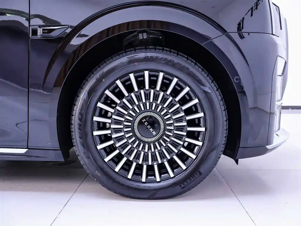Zeekr 009 2024 мест 108kWh
