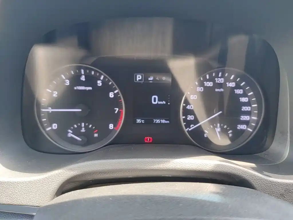 Hyundai Elantra — миниатюра 18