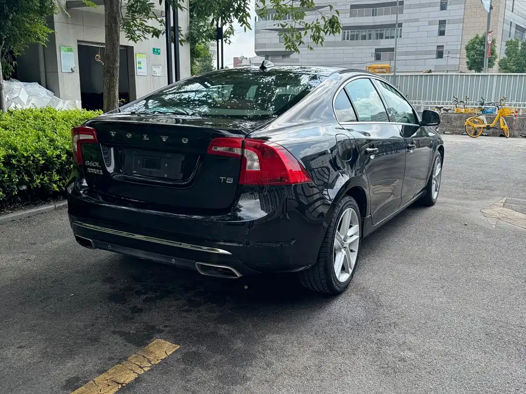 Volvo S60 — миниатюра 15