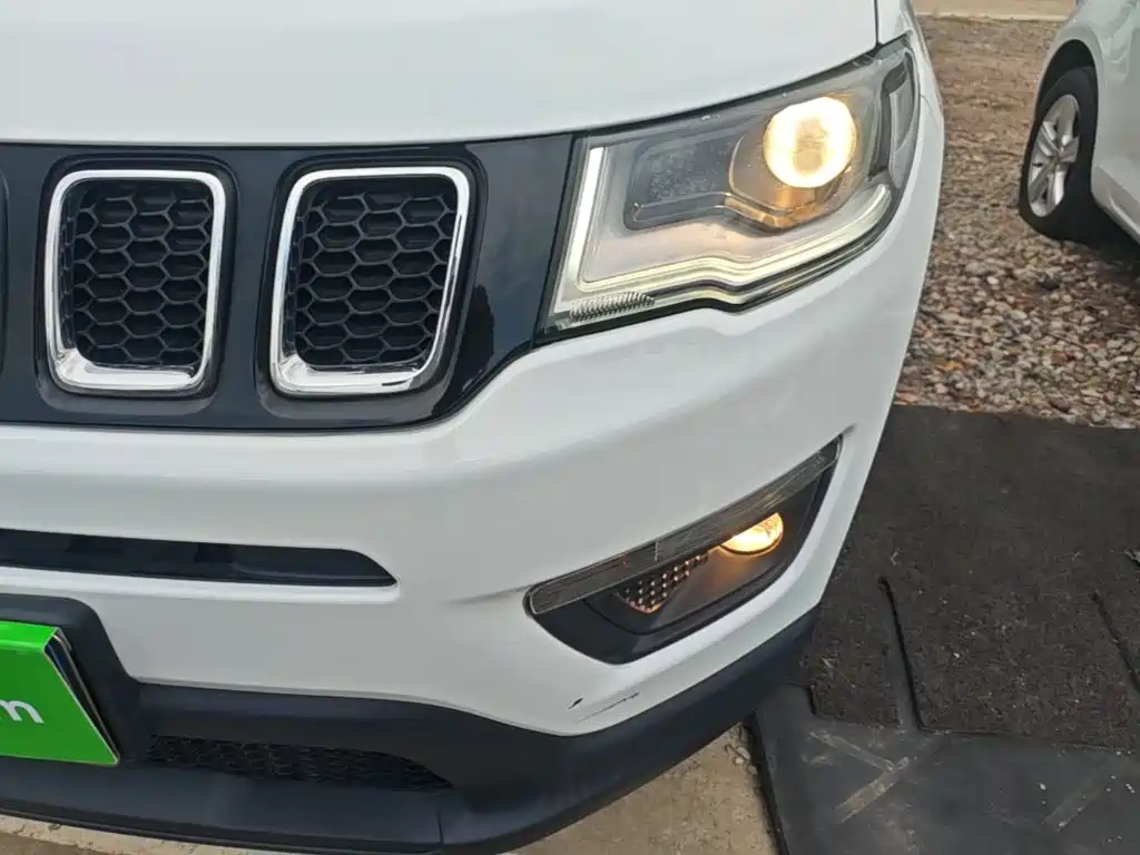 Jeep Compass — миниатюра 24