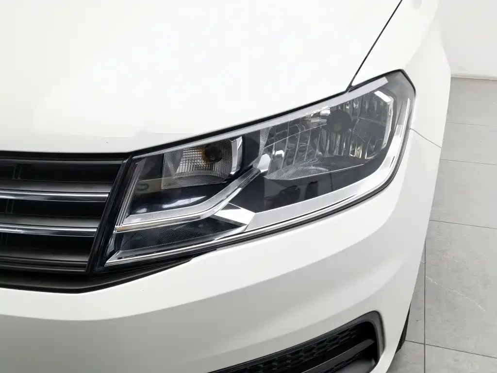 Volkswagen Santana — миниатюра 7