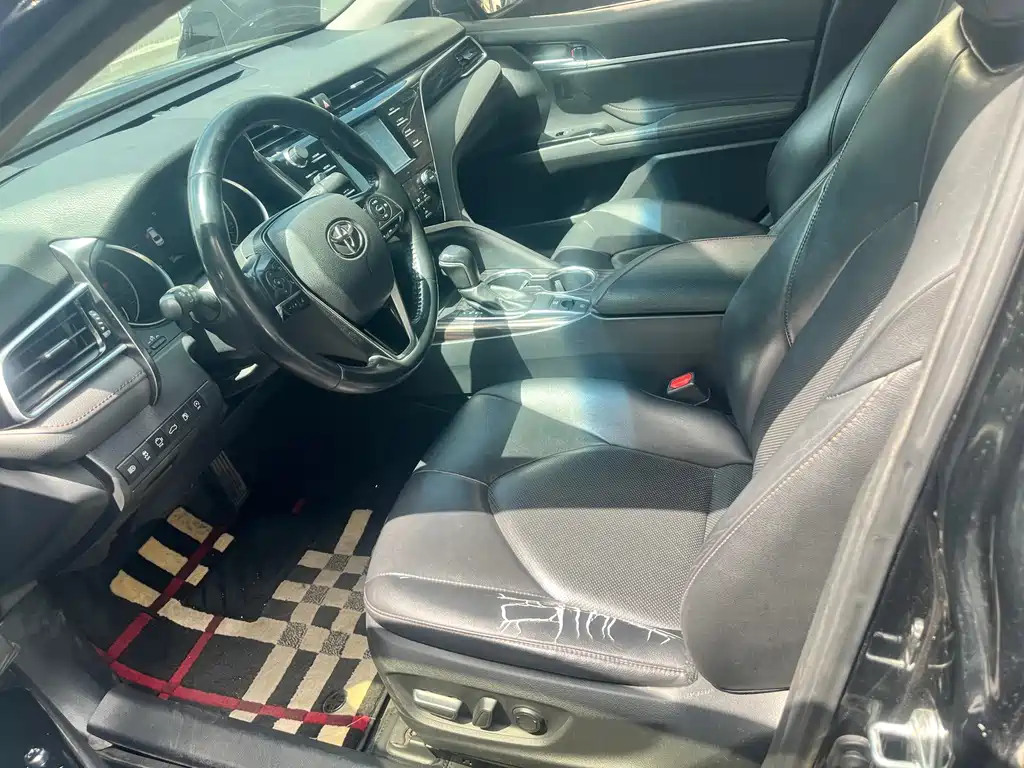 Toyota Camry — миниатюра 4