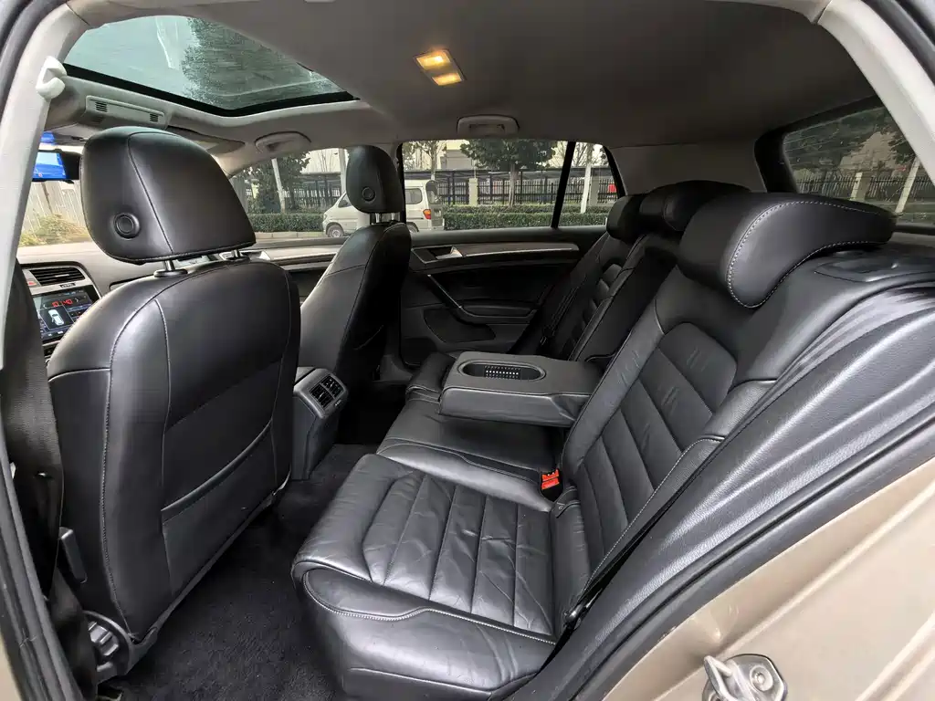 Volkswagen Golf — миниатюра 12