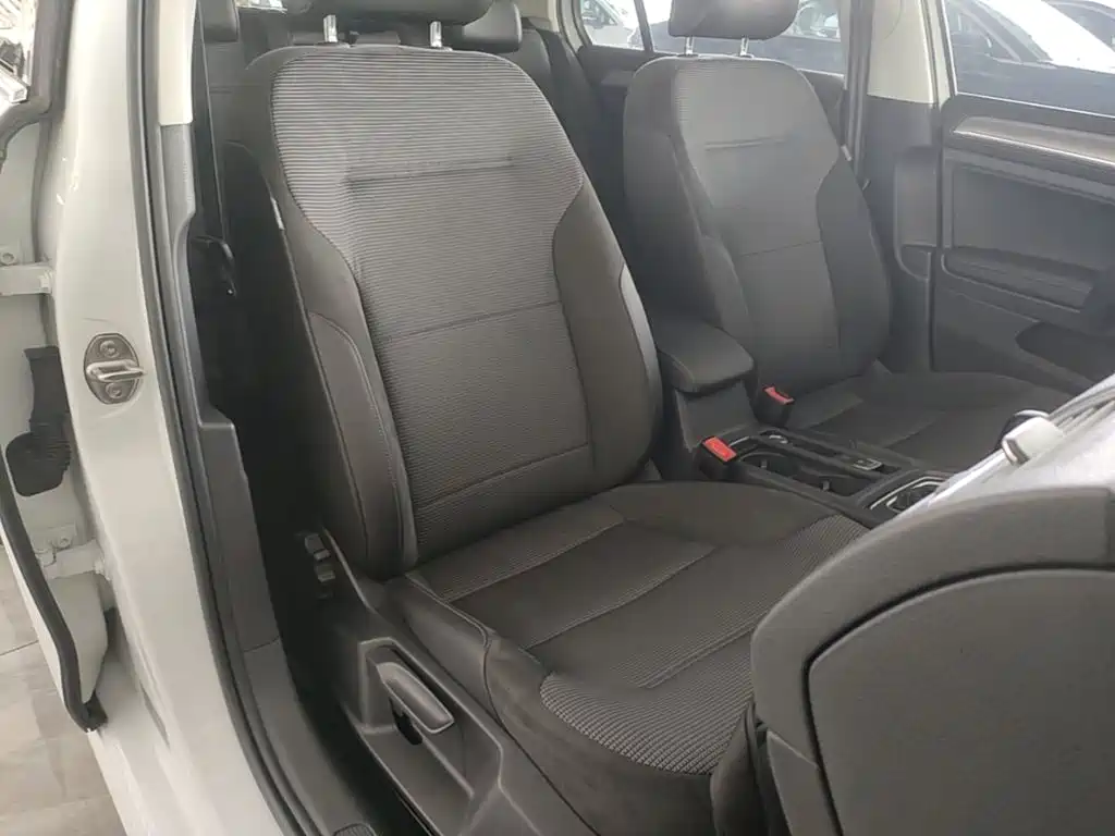 Volkswagen Golf — миниатюра 25