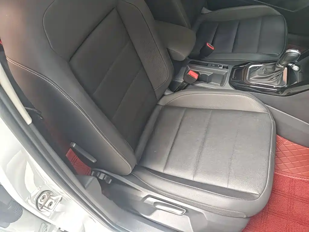 Volkswagen T-Roc — миниатюра 25