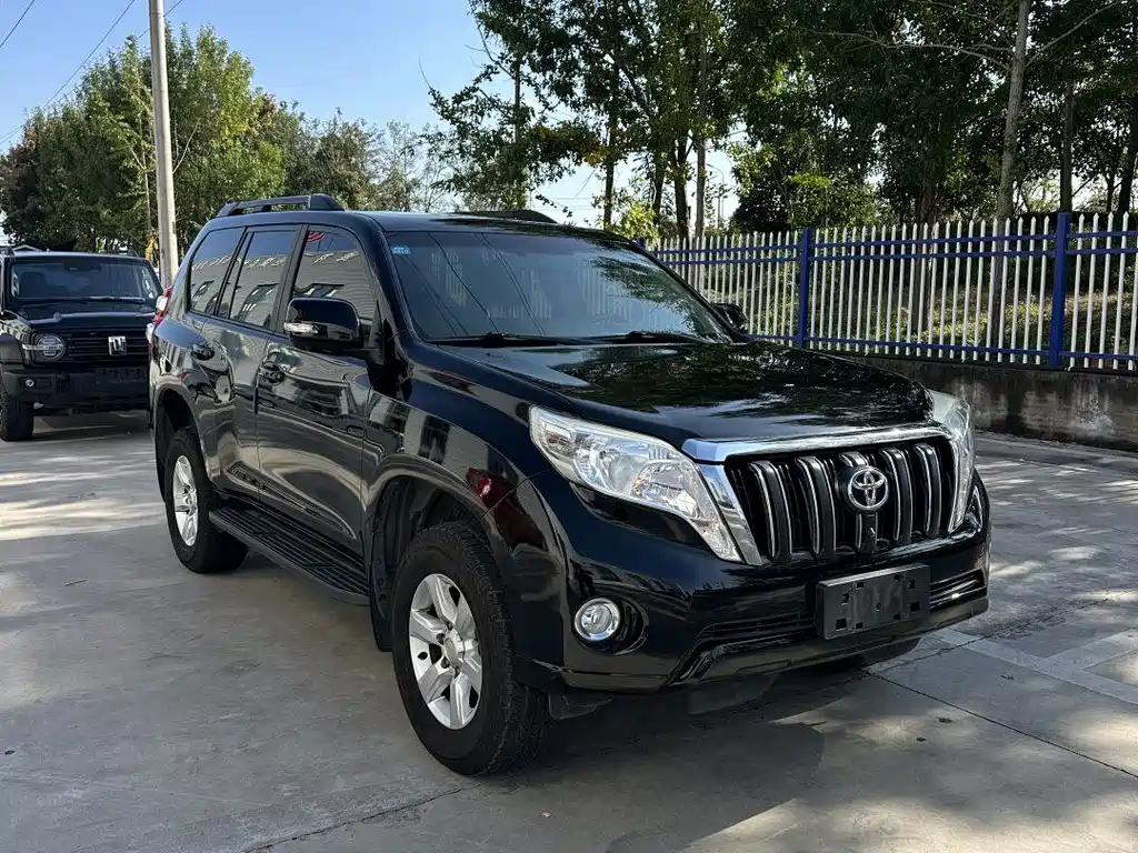 TOYOTA PRADO