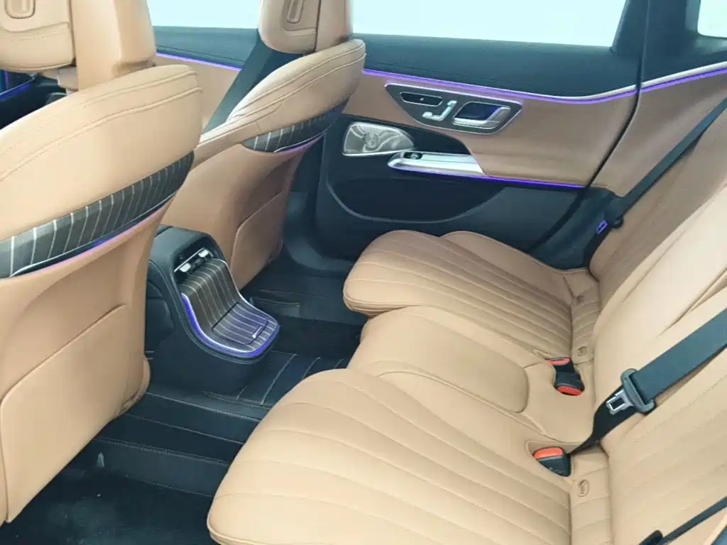 Mercedes-Benz E-Class — миниатюра 17