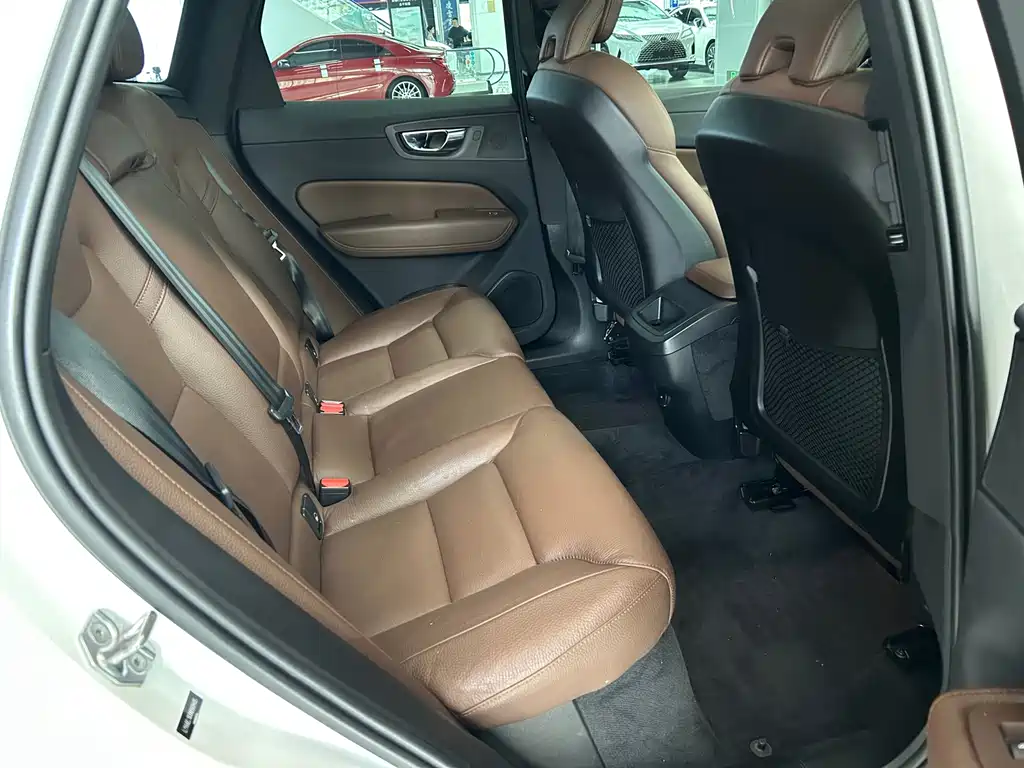 Volvo XC60 — миниатюра 21