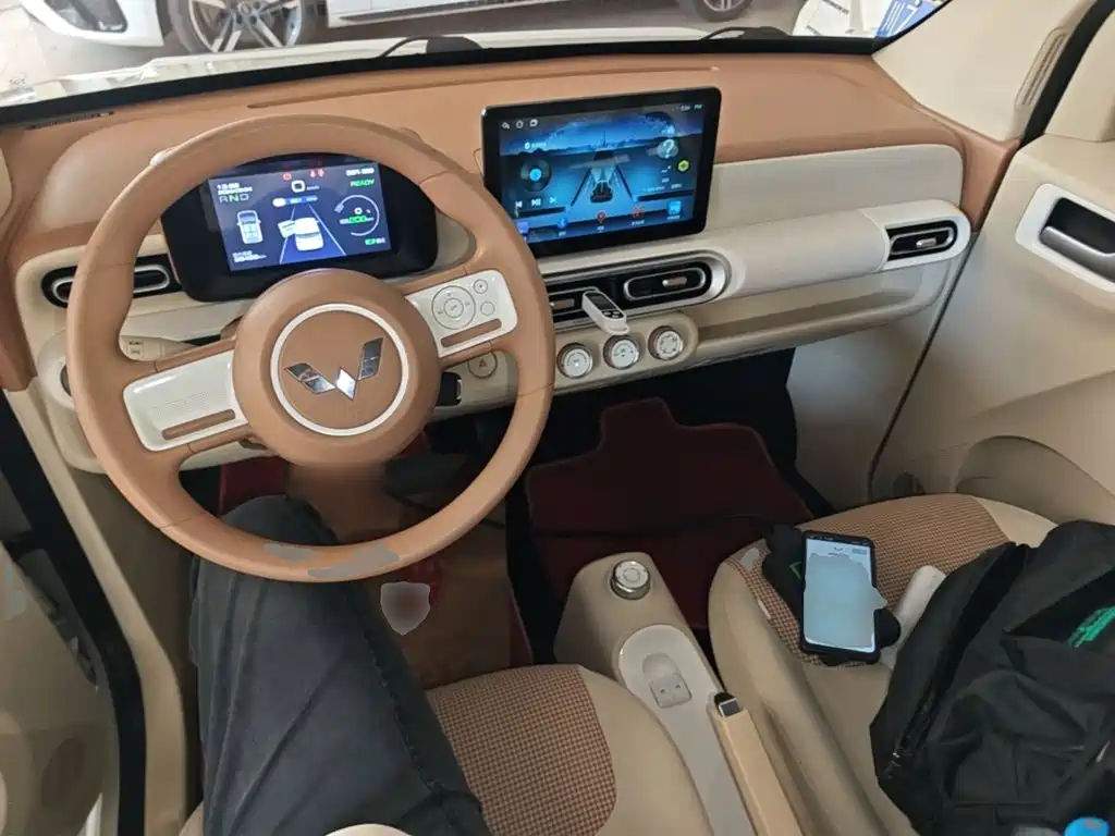 Wuling MINIEV — миниатюра 10