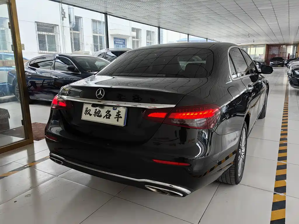 MERCEDES-BENZ E CLASS