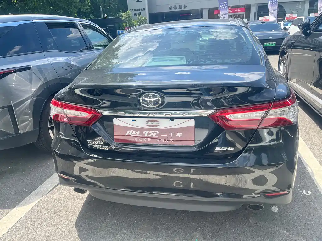 Toyota Camry — миниатюра 9