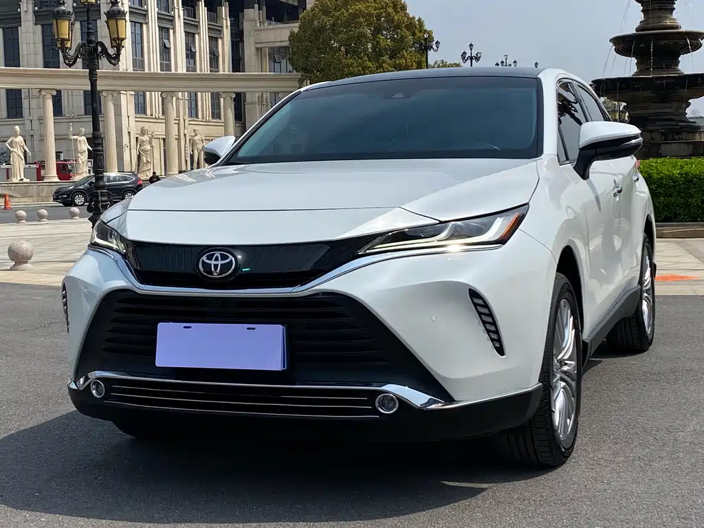 Toyota Harrier 2024 2.0L CVT Premium