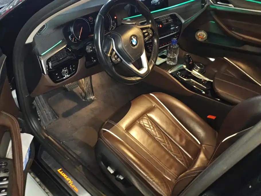 BMW 5 Series — миниатюра 8